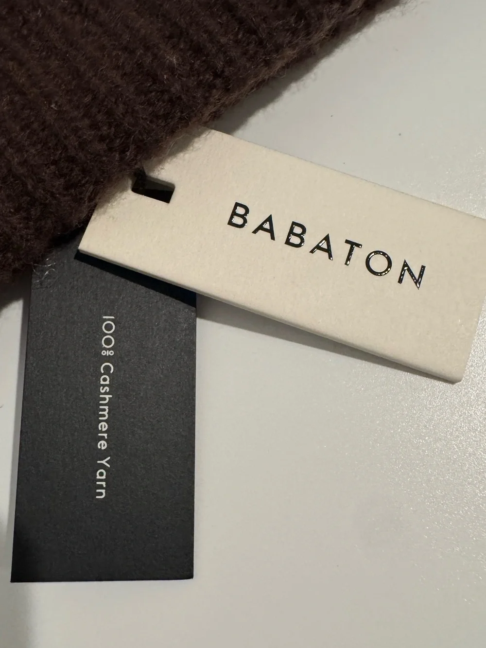 NWT Aritzia / Babaton cash cuff Cashmere Beanie in brown
